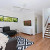 Отель Jims Beach House 2, фото 1