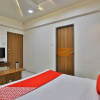 Отель OYO 15981 Hotel Shiv Ganga, фото 25