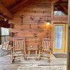 Отель Romantic, pet Friendly Cabin With Private hot Tub, Washer/dryer and Full Kitchen Studio Cabin by Red, фото 16