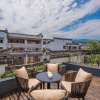 Отель Floral Hotel Huangshan Art Town, фото 1