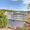 Отель Parkview Bay Condo: Resort Pools & Lake View!, фото 1