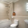 Отель Fountain Court Apartments - Harris, фото 8