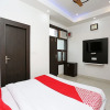 Отель OYO 13576 Hotel Residency, фото 6