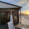 Отель Deerfin Rentals. Private Chalet with Hot Tub, фото 18