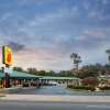 Отель Super 8 by Wyndham Pensacola NAS Area в Пенсаколе