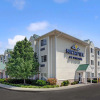Отель Microtel Inn & Suites by Wyndham Indianapolis Airport, фото 1