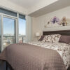 Отель Life Suites - Front and Spadina, фото 20