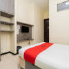 Отель RedDoorz Plus @ Grace Residence Surabaya, фото 18