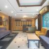 Отель OYO Townhouse 696 Hotel Mayfair Tower, фото 19