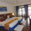 Отель Catamaran Beach Hotel, фото 7