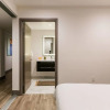 Отель Historic x Modern 2BD + 2BA in the Heart of DTLA, фото 2
