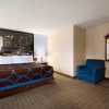 Отель Super 8 by Wyndham Charlotte University, фото 10