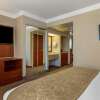 Отель Comfort Suites Visalia Convention Center, фото 5
