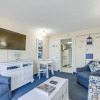 Отель Spectacular Oceanfront Condo by Hosteeva, фото 31