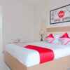 Отель Oyo 696 Hasanah Guest House Syariah de Saphire, фото 12