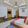 Отель OYO 15862 Infocity Hotel LLP, фото 4