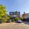 Отель The Finchley Bolthole - Delightful 2bdr Flat, фото 1