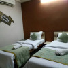 Отель OYO 7439 Hotel Gayatri Inn Annex, фото 3