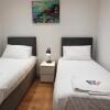Отель Garland Stylish Apartment 2 In Greater London, фото 5