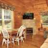 Отель Creek Heaven Cabin - 2 Br Cabin, фото 3