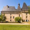 Отель Romantic stay in a medieval castle with pool and restaurant among others. в Сен-Крепин