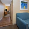 Отель La Quinta Inn & Suites by Wyndham West Palm Beach Airport, фото 2
