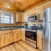 Отель Cozy Bear 2 Bedroom Cabin, фото 4