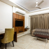 Отель OYO Townhouse 620 Hotel Surya, фото 2