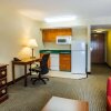 Отель La Quinta Inn And Suites St. Albans, фото 16