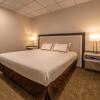 Отель Quality Inn Sunshine Suites, фото 7