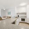 Отель Seapoint Unit 14 32 Victoria Tce Kings Beach, фото 3