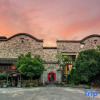 Отель Yupingge·Long history Viewing Huizhou Design Homestay (Hongcun Pingshan Scenic Area), фото 4