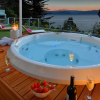 Отель Amazing 3Bedr Apt Lake Views Jacuzzi TD7, фото 16