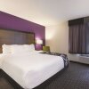 Отель La Quinta Inn & Suites by Wyndham Hartford - Bradley Airport в Виндзоре Локсе