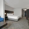 Отель Holiday Inn Express & Suites Milwaukee - Brookfield, an IHG Hotel, фото 5