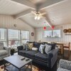 Отель Beachfront Charm - 3 Br Home, фото 2