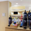 Отель La Quinta Inn & Suites by Wyndham Sarasota Downtown, фото 10