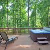 Отель Sleepy Creek - Creekside Escape, фото 7