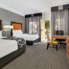 Отель La Quinta Inn & Suites by Wyndham Dallas - Addison Galleria, фото 23