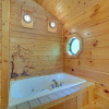 Отель Sevierville Cabin w/ Hot Tub: 5 Mi to Pigeon Forge, фото 16