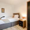Отель Perfect Base to Stay in Swansea - TV in every Bedroom!, фото 7