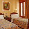 Отель Hostal Victoria III, фото 3