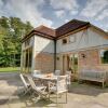 Отель Boutique Holiday Home in Three Oaks With Garden, фото 9