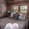 Отель Buena Vida - Three Bedroom Cabin with Hot Tub, фото 15