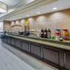 Отель La Quinta Inn & Suites by Wyndham Dallas I-35 Walnut Hill Ln, фото 10