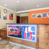 Отель Motel 6 Fresno, CA - Belmont Ave, фото 2