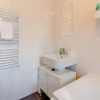 Отель Bright 1 Bedroom Apartment in Between Fulham and Chelsea, фото 11