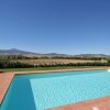 Отель Spacious Farmhouse in Pienza with Swimming Pool, фото 13