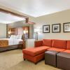 Отель Comfort Suites Grand Rapids North, фото 20