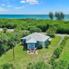 Отель Hutchinson Island Cottage: Steps to the Beach, фото 21